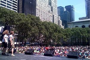 Photo Op - Broadway in Bryant Park 07-26-07 - Jackie Hoffman - Mary Testa (long shot)