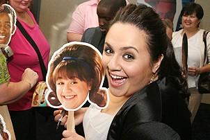 Photo Op - Hairspray sing-a-long launch - Nikki Blonsky (with face fan)