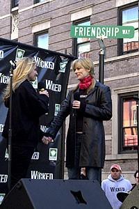 Photo Op - Wicked Day 2007 - Annaleigh Ashford - Lisa Brescia (singing)