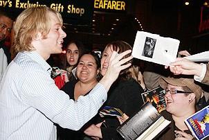 Rosie O'Donnell at Spamalot - Clay Aiken (signing)