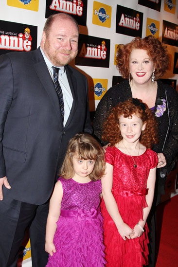 Annie- Liz McCartney - Tom Moynahan - Megan - Kiera