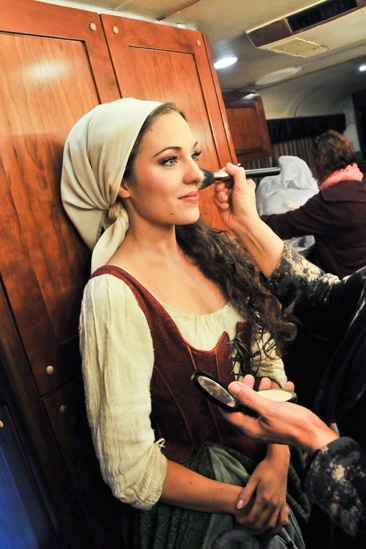 Cinderella at Macy's Parade - Laura Osnes 