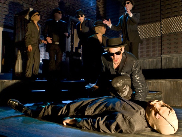 Show Photos - Clive - Ethan Hawke, Ensemble