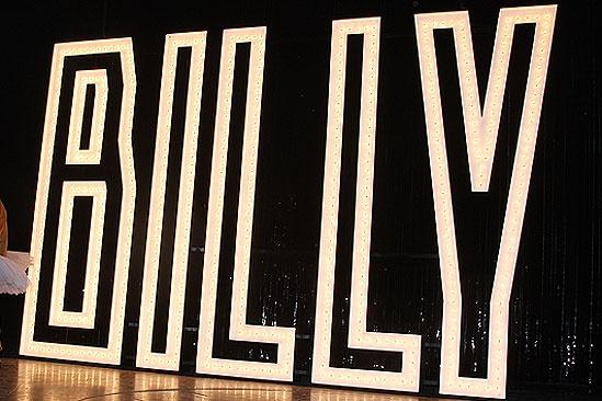 Billy Elliot first preview – Sign