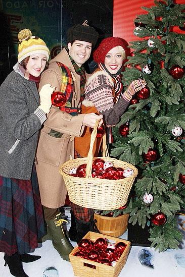 White Christmas Tree Trimming - Margot de la Barre - Jacob ben Widmar - Kelly Sheehan