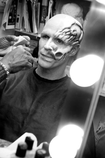 Howard McGillin Phantom transformation – skull2