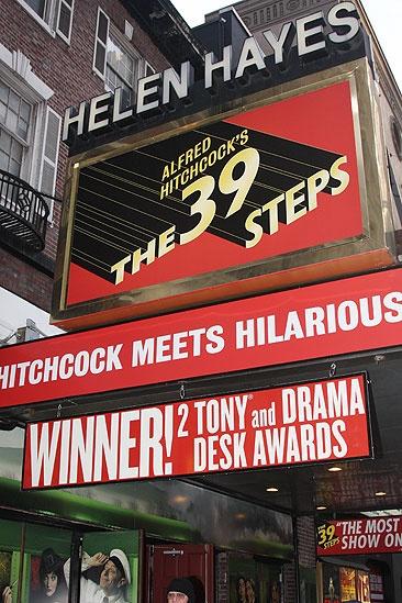 The 39 Steps at Helen Hayes Theater – Mood
