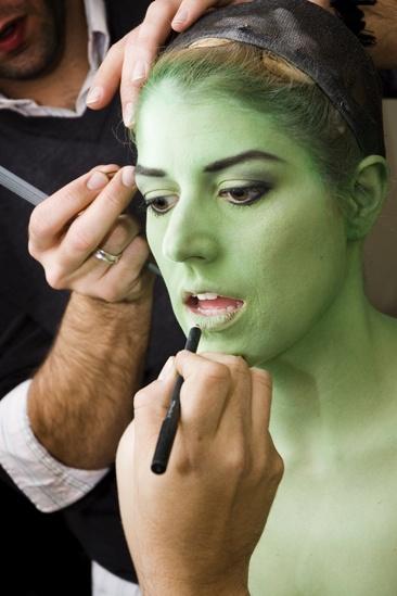 Nicole Parker Backstage at Wicked – full face2