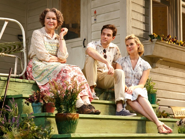 Show Photos - Picnic - Ellen Burstyn, Ben Rappaport and Maggie Grace