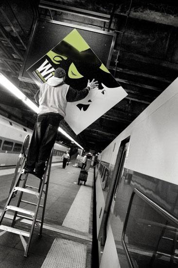 Wicked Grand Central – putting up a sign2