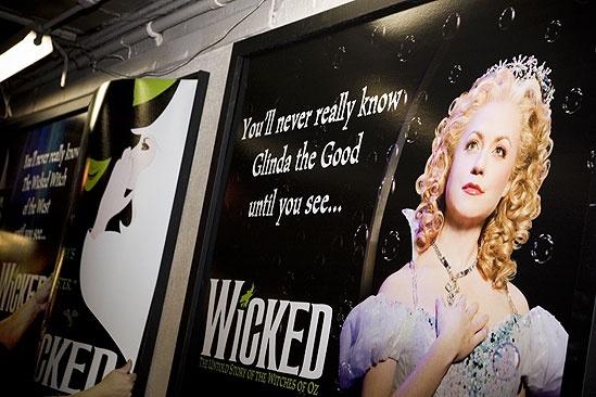 Wicked Grand Central – glinda