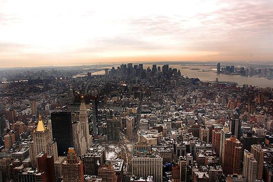 Melora Hardin Lights the Empire State – Downtown