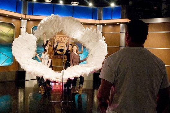 Tom Wopat at Fox 5 –feather circle