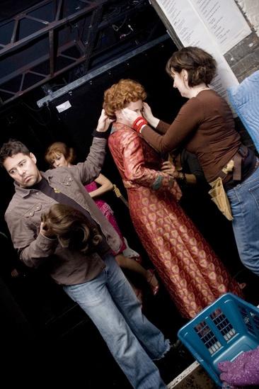 Girls in Jersey Boys – backstage change