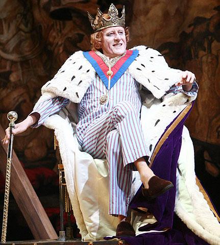 Exit the King - Show Photos - Geoffrey Rush