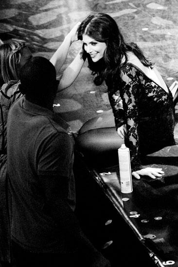 Samantha Harris Chicago photo shoot – touchup