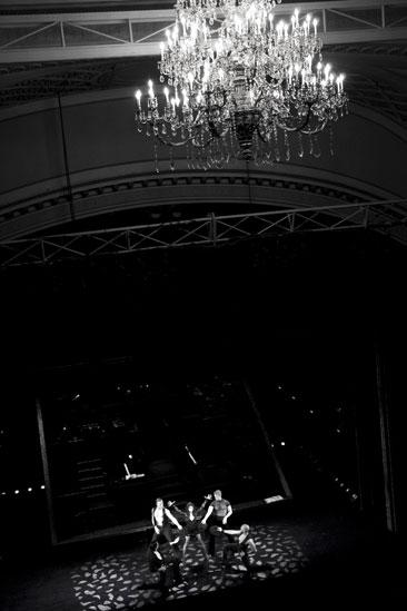 Samantha Harris Chicago photo shoot – chandelier
