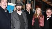  Bruges stars Ciaran Hinds, Colin Farrell and Clemence Posey with writer/director Martin McDonagh (m.) and Focus Features CEO James Schamus (r.).