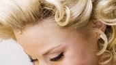 Megan Hilty backstage – barrette