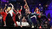 American Idiot Sound Check - Girls Dancing