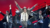 Merritt David Janes as Agent Carl Hanratty and the cast of the national tour of Catch Me If You Can.