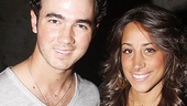 Jonas Idiot – Kevin Jonas – wife Danielle