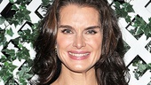 Brooke Shields arrives at her opening night party dressed in Morticia’s signature color: black!