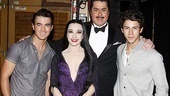Jonas Addams – Kevin Jonas – Bebe Neuwirth – Merwin Foard – Nick Jonas