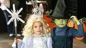 Photo Op - Wicked Day 2006 - Wee Glinda and Elphaba