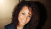 <i>Stick Fly</i> Poster Signing – Alicia Keys 