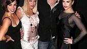 Photo Op - Tori Spelling at Chicago - Donna Marie ASbury - Tori Spelling - Dean McDermott - Michelle De Jean