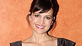Stage and screen vet Carla Gugino may sport a bathrobe in The Road to Mecca, but she’s all decked out on opening night.