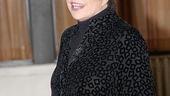 Liza Minnelli Sneak Peak in Chelsea – Liza Minnelli